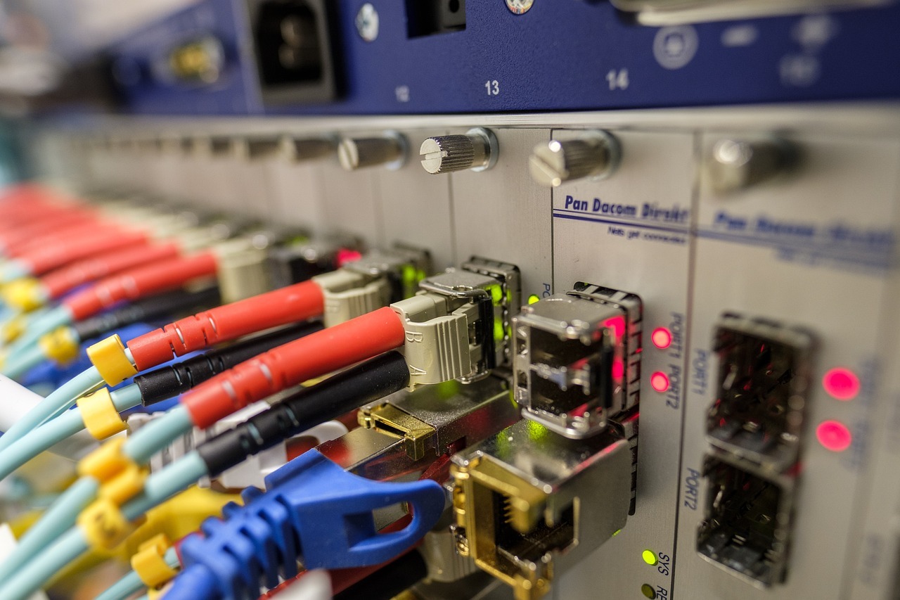 LuLeey光モジュールトランシーバー|近代的なネットワークのための高速ファイバー接続 10 ブランドテスト